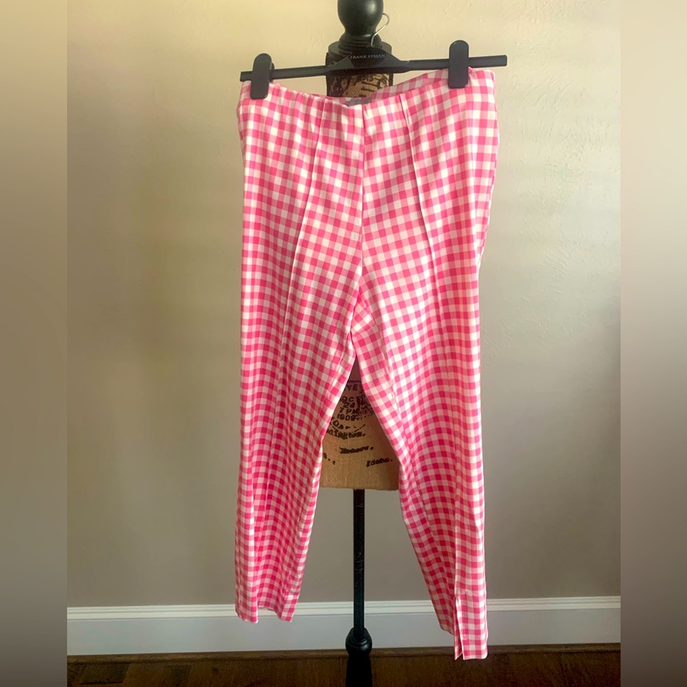 Sharon Young fit and fabulous pink/white ankle pants. Size 4  non smoking home